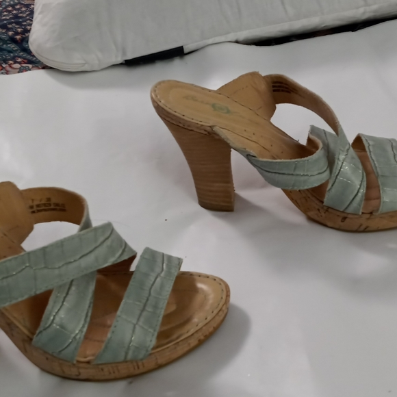 Sandals - Picture 2 of 8